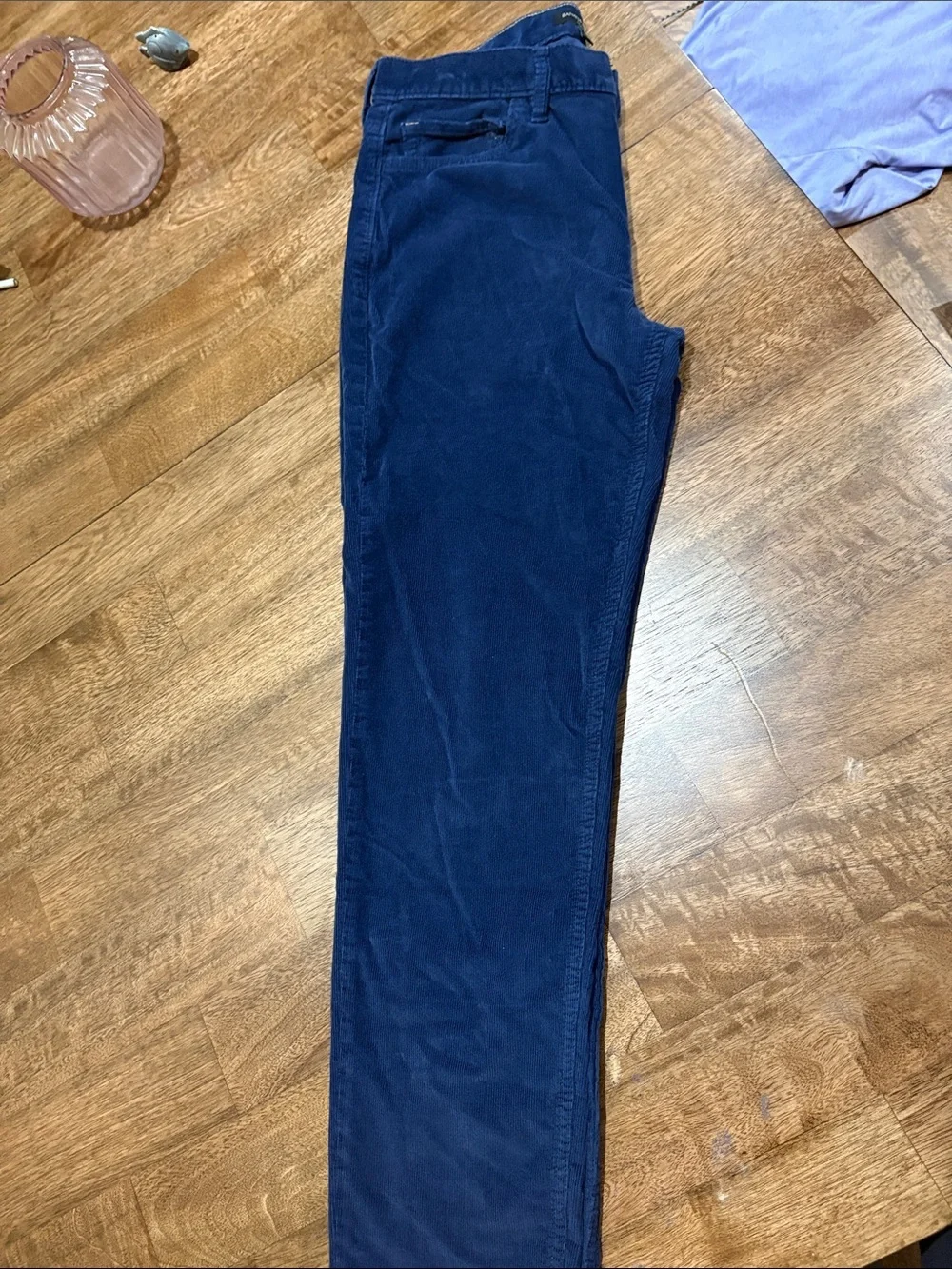 Banana Republic Traveler Athletic Tapered fit corduroy pants. Navy blue. 32 x 32